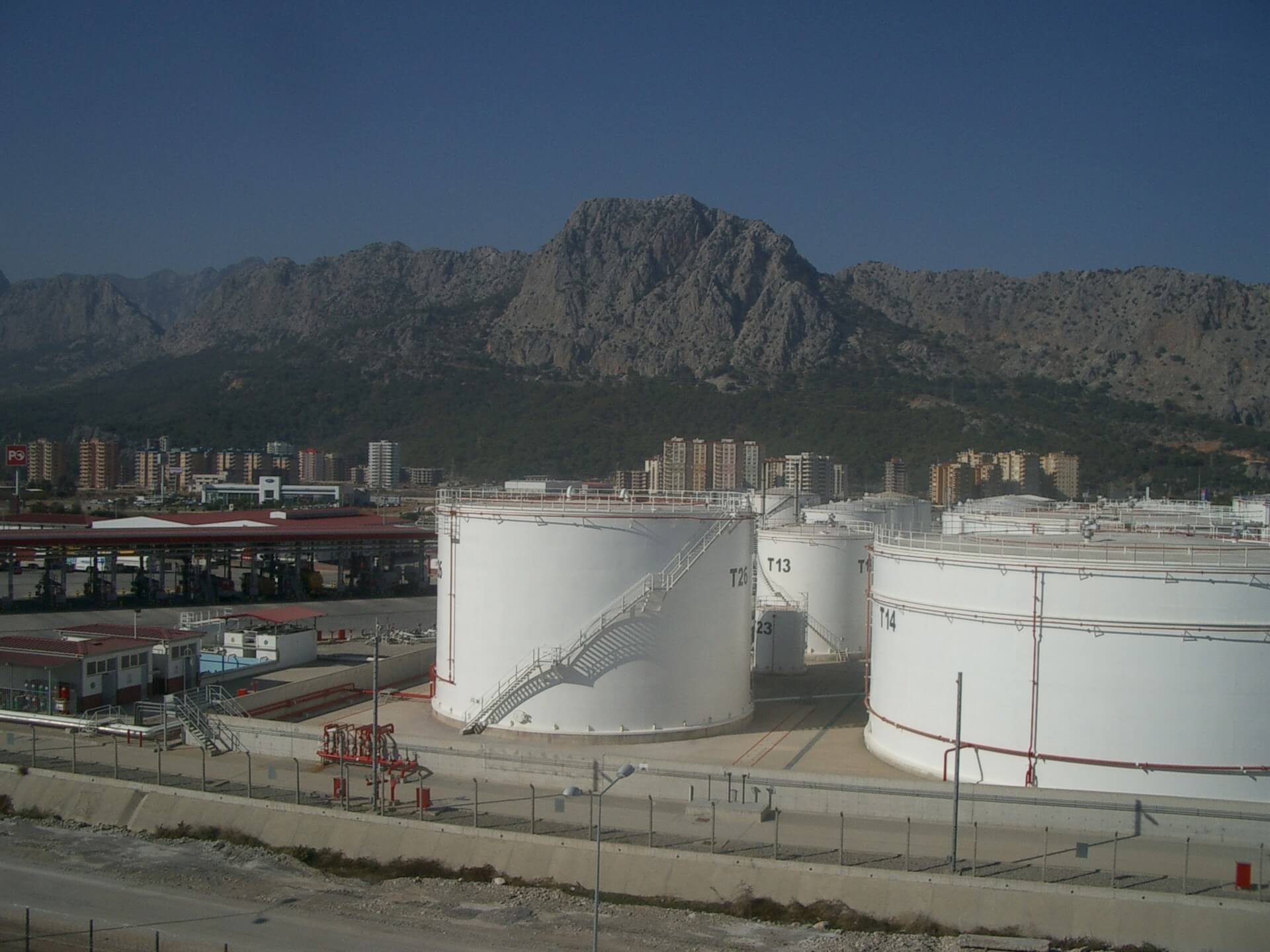 Poaş Revamping of Tank Storage Area
